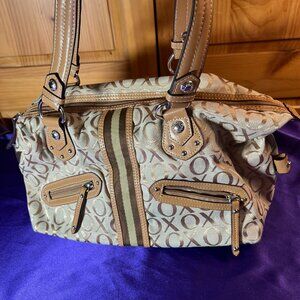 📌XOXO  Small Clean Zipper Handbag with a lot Zipper Pockets